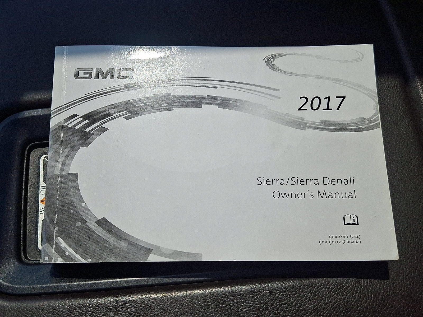 Used 2017 GMC Sierra 1500 Denali w/ Denali Ultimate Package AWD/4WD image 27