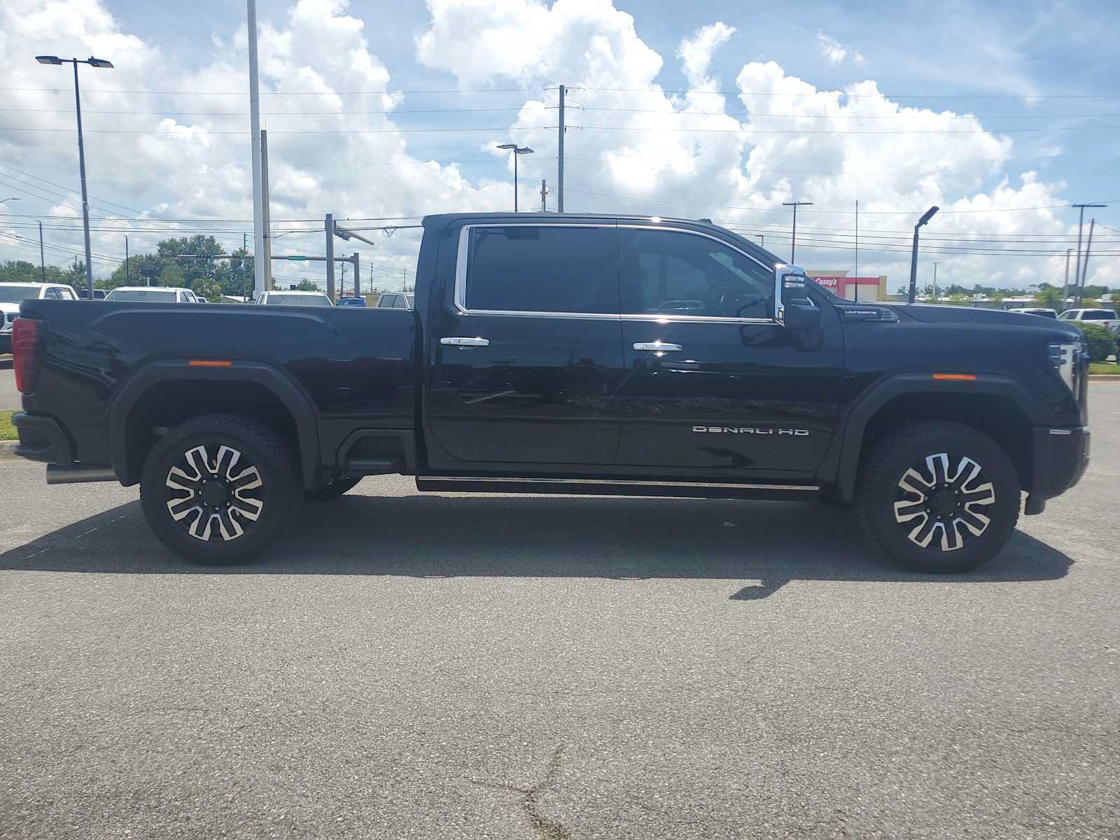 Used 2025 GMC Sierra 2500 Denali Ultimate AWD/4WD image 8