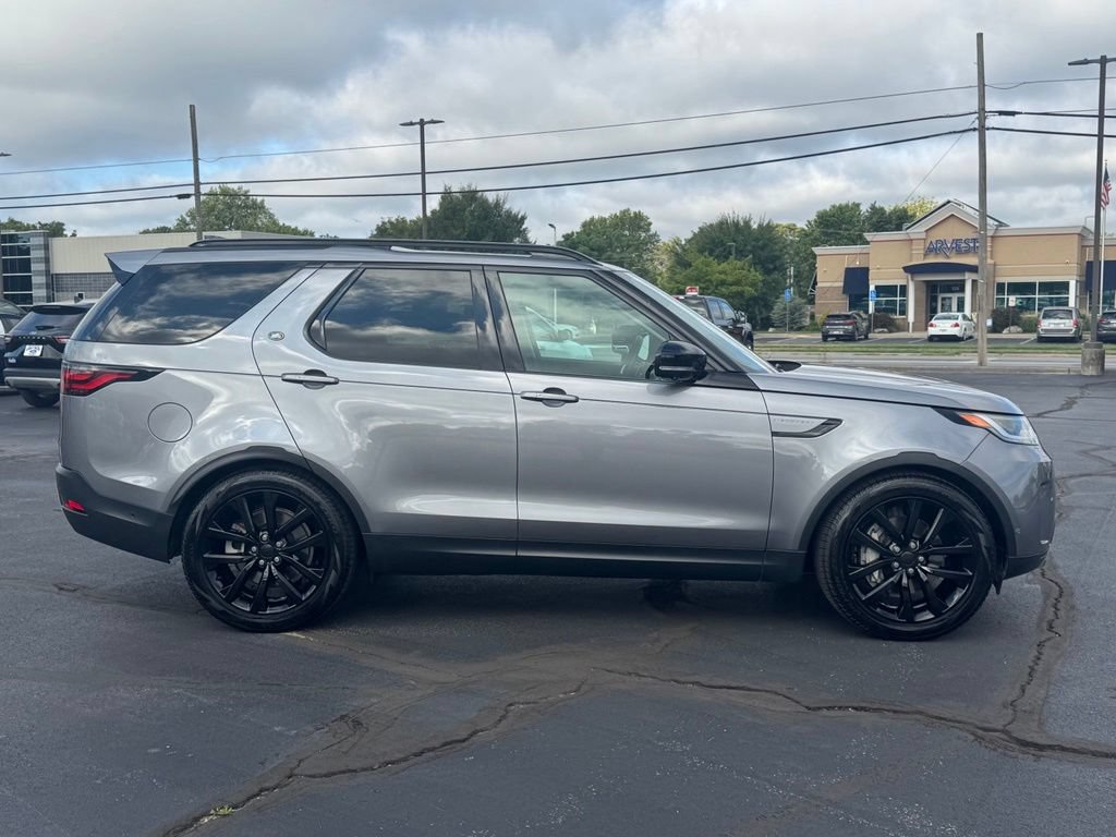 Used 2024 Land Rover Discovery S AWD/4WD image 22