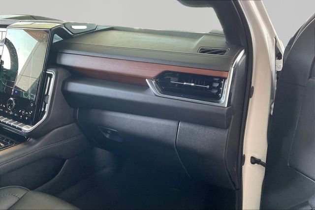 Used 2025 GMC Yukon XL Denali image 19