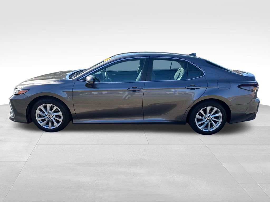 Used 2021 Toyota Camry LE AWD/4WD image 2