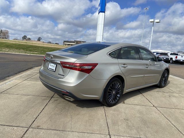 Used 2017 Toyota Avalon Touring image 10