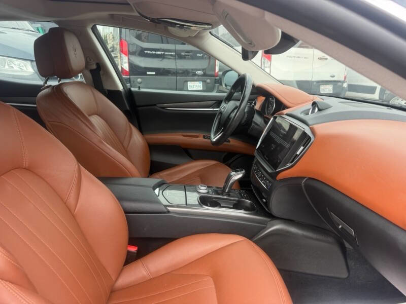 Used 2021 Maserati Ghibli S Q4 AWD/4WD image 8
