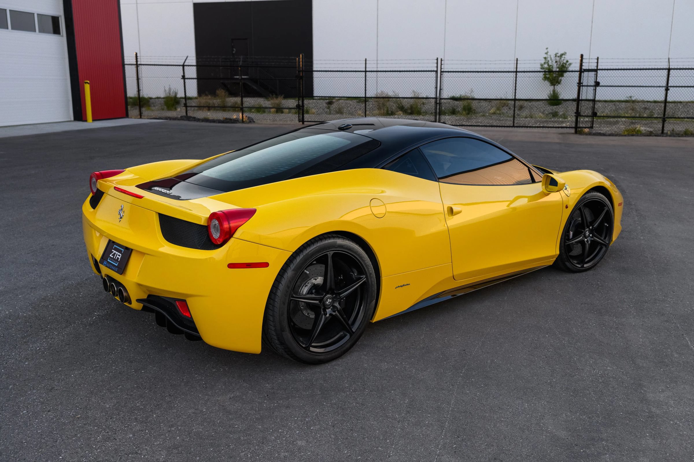 Used 2010 Ferrari 458 Italia Coupe RWD image 17