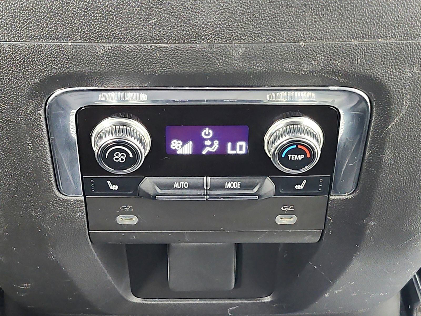 Used 2023 GMC Yukon XL Denali RWD image 44