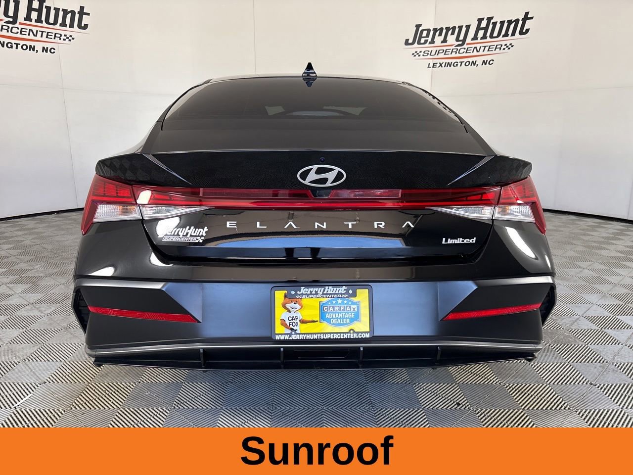 Used 2025 Hyundai Elantra Limited FWD image 6