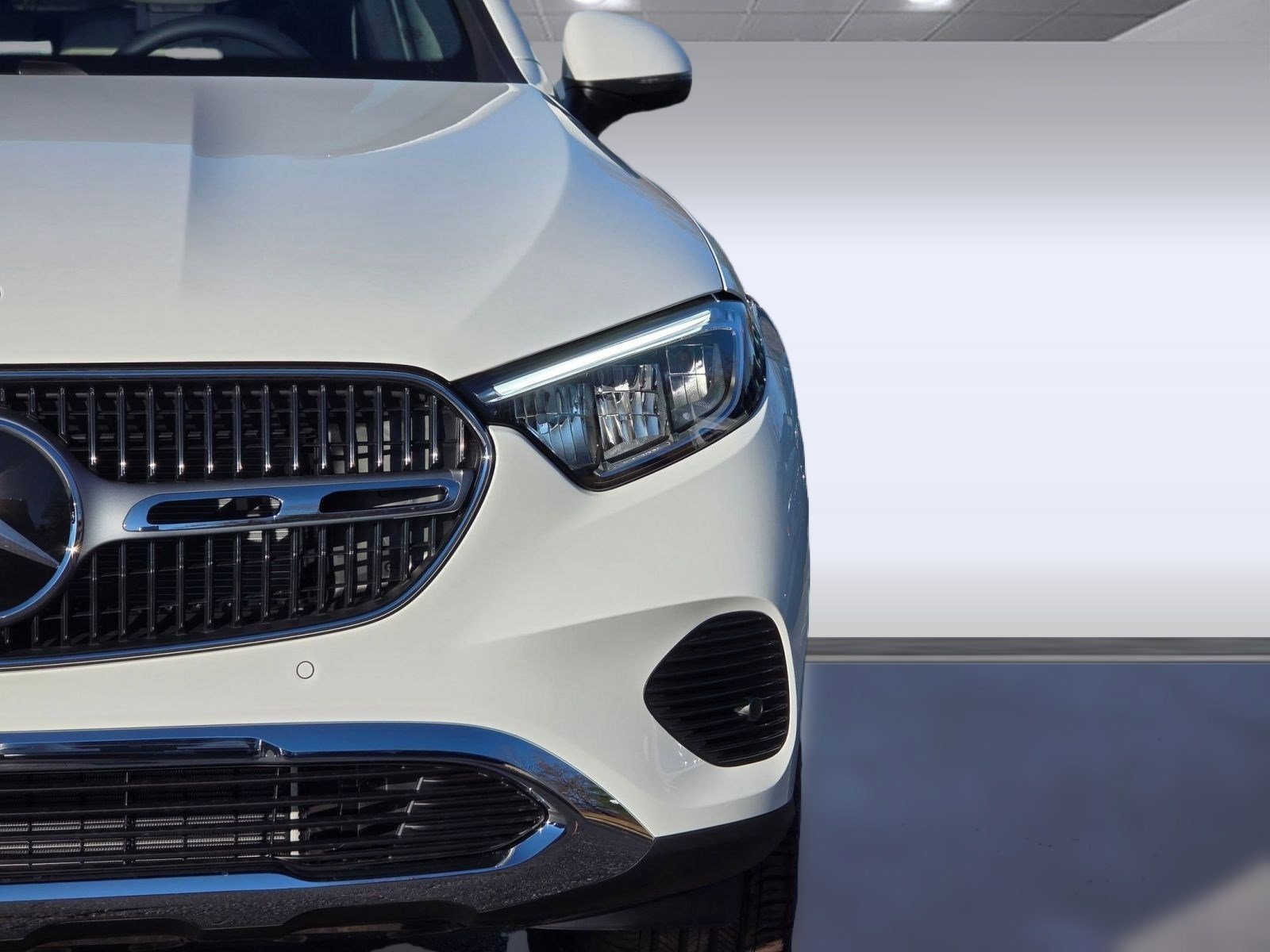 Used 2026 Mercedes-Benz GLC 300 4MATIC image 11