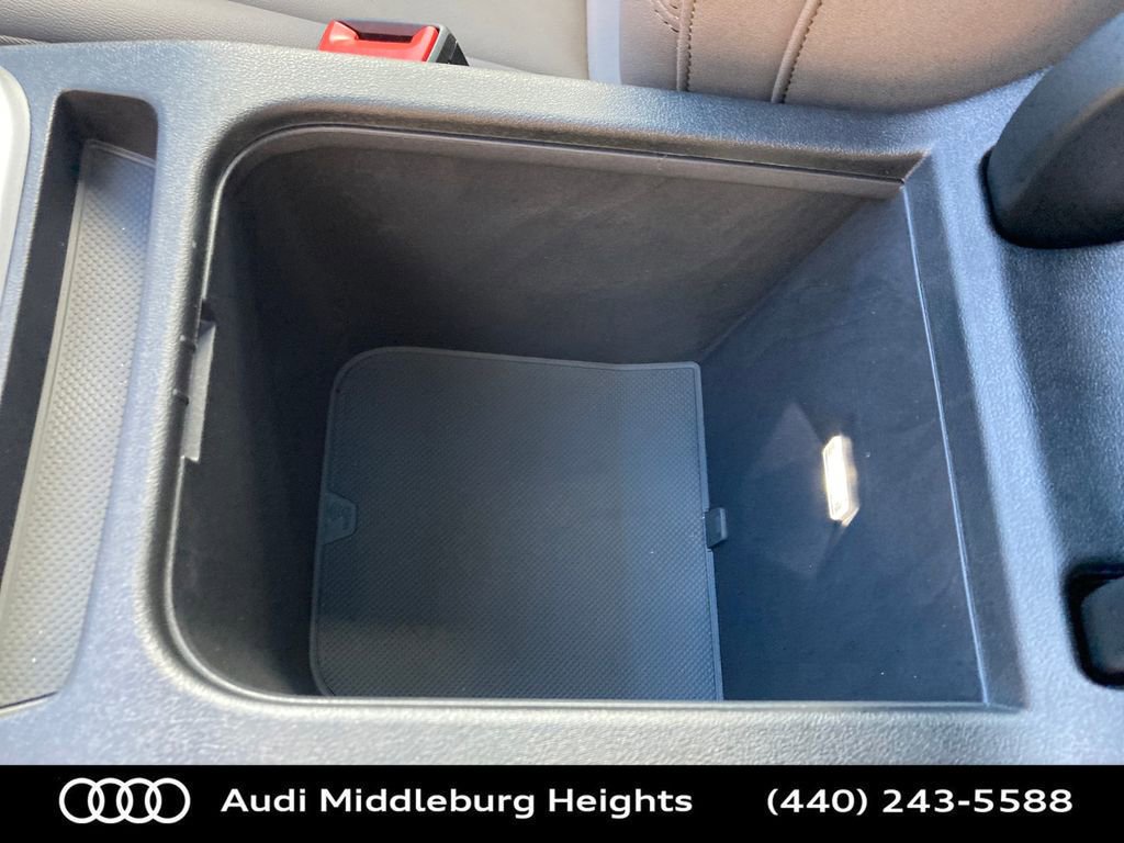 Used 2025 Audi Q5 Premium w/ Convenience Package image 29