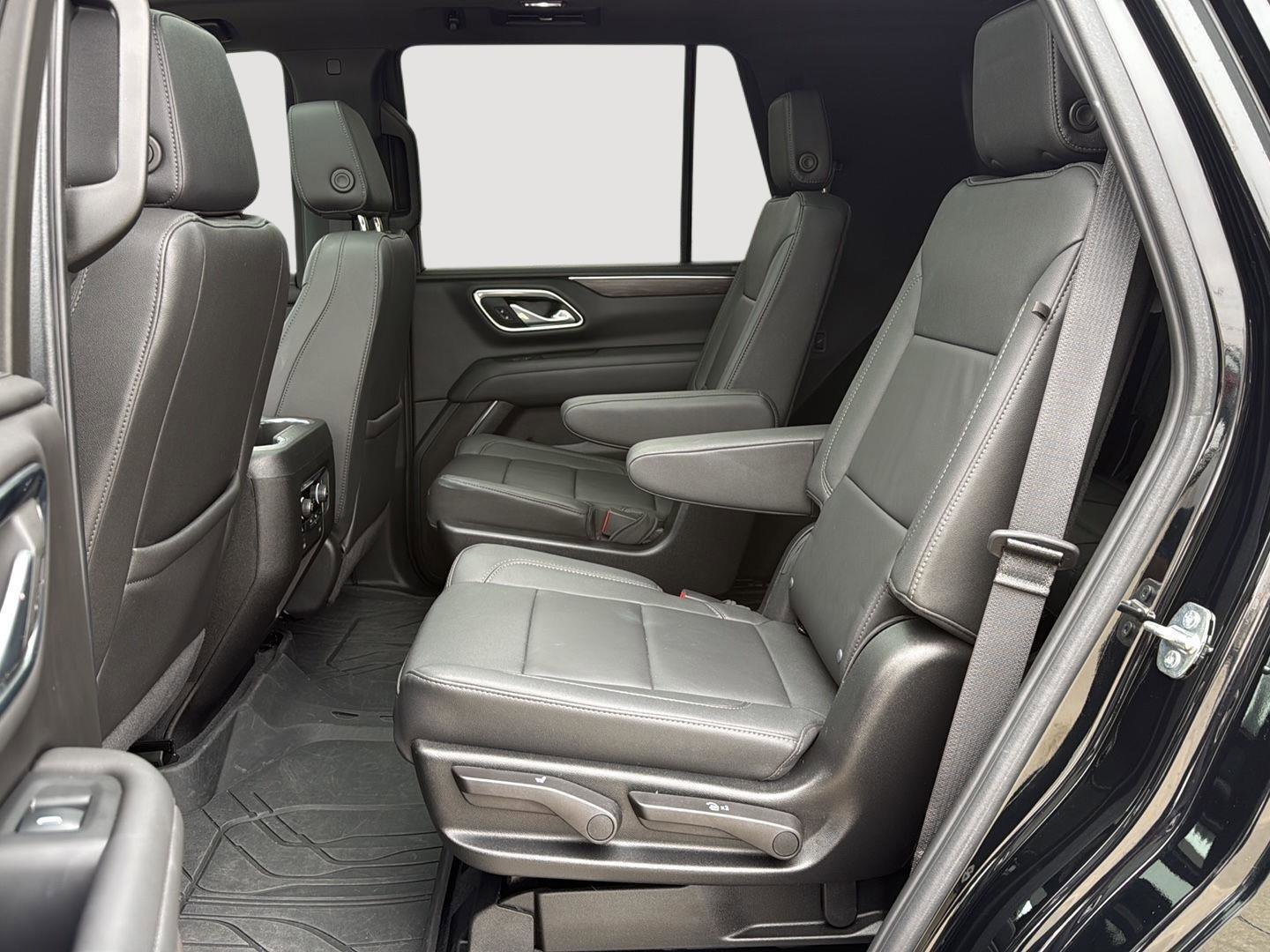 Used 2024 Chevrolet Tahoe Z71 w/ Luxury Package image 20