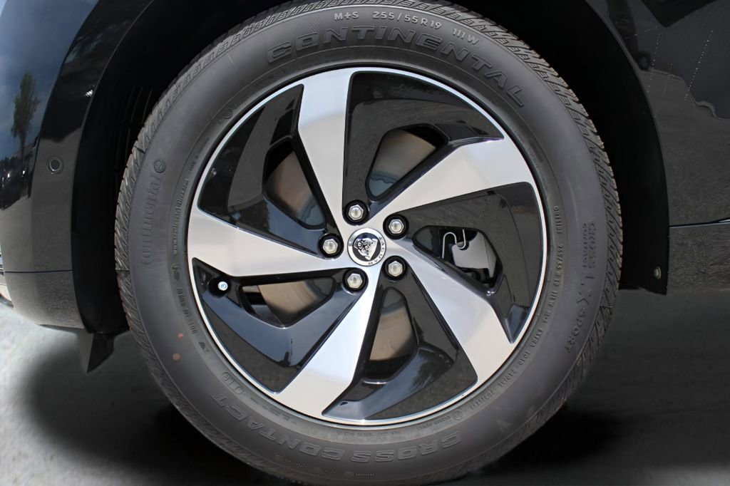 Used 2026 Jaguar F-PACE R-Dynamic S image 9