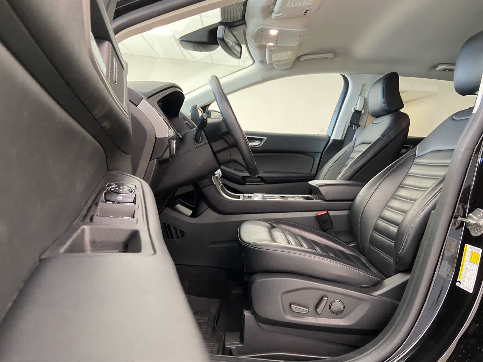 Used 2024 Ford Edge SEL w/ Convenience Package AWD/4WD image 16