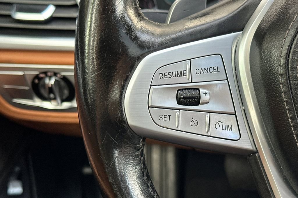 Used 2020 BMW 740i w/ Premium Package image 27