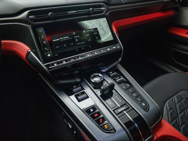 Used 2025 Aston Martin Vanquish RWD image 12