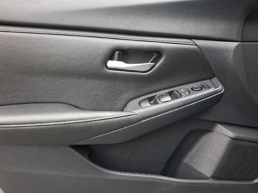 Used 2025 Nissan Sentra SV w/ All-Weather Package FWD image 13