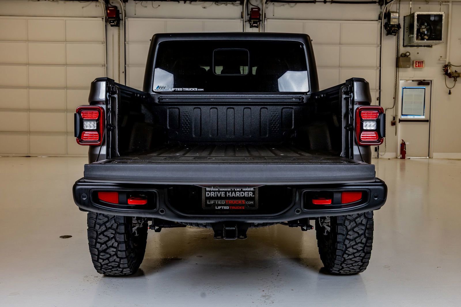 Used 2023 Jeep Gladiator Rubicon w/ LED Lighting Group image 9