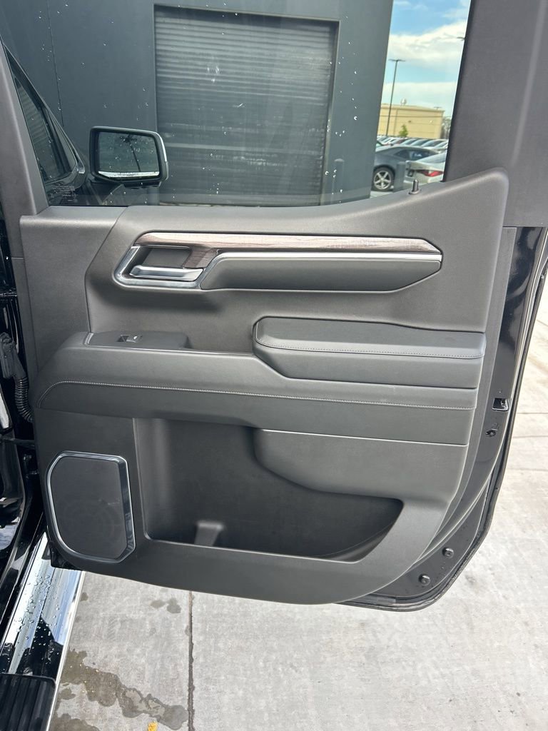 Used 2024 Chevrolet Silverado 1500 LTZ AWD/4WD image 16