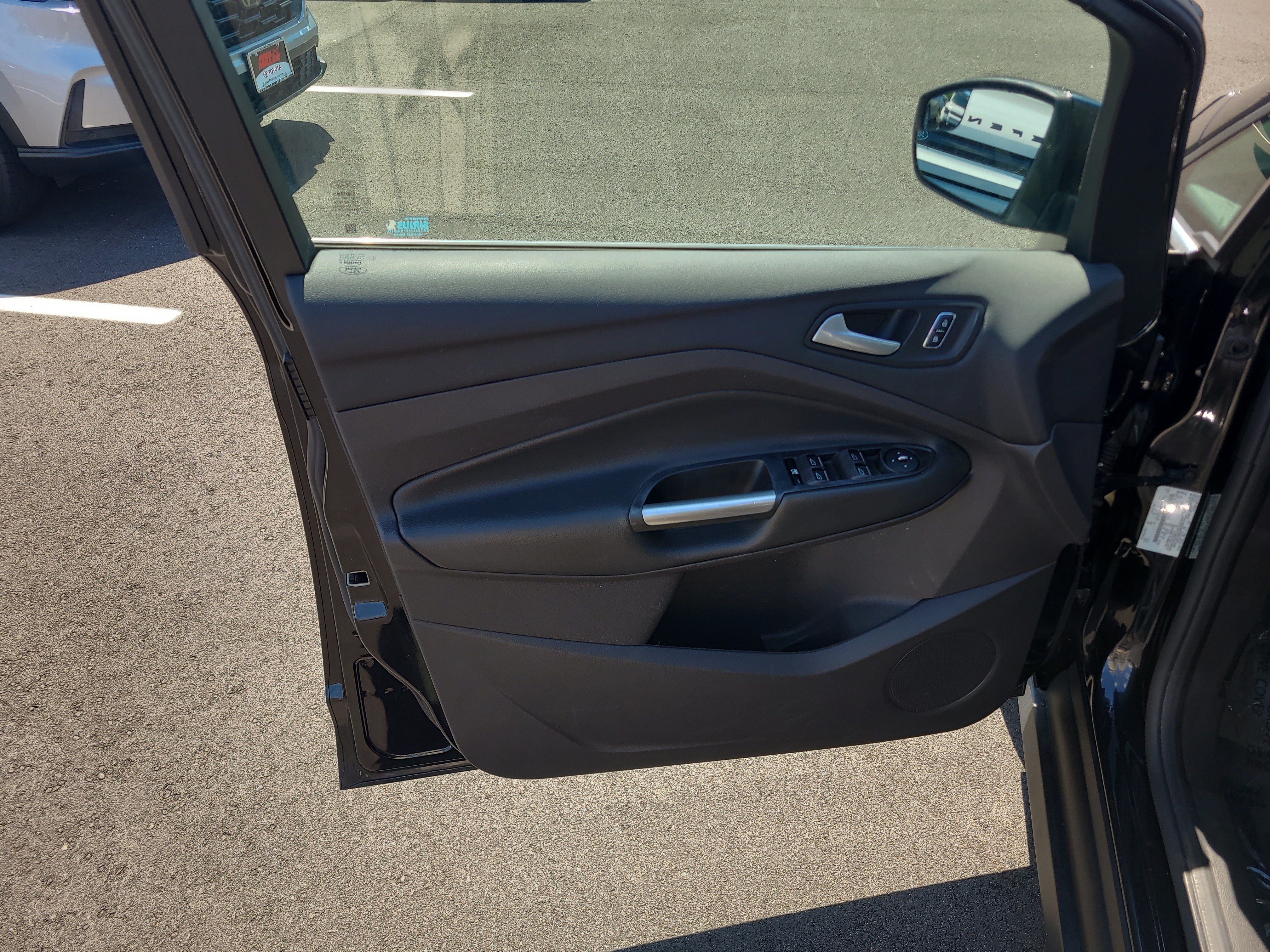 Used 2015 Ford C-MAX Energi SEL w/ Equipment Group 302A FWD image 14
