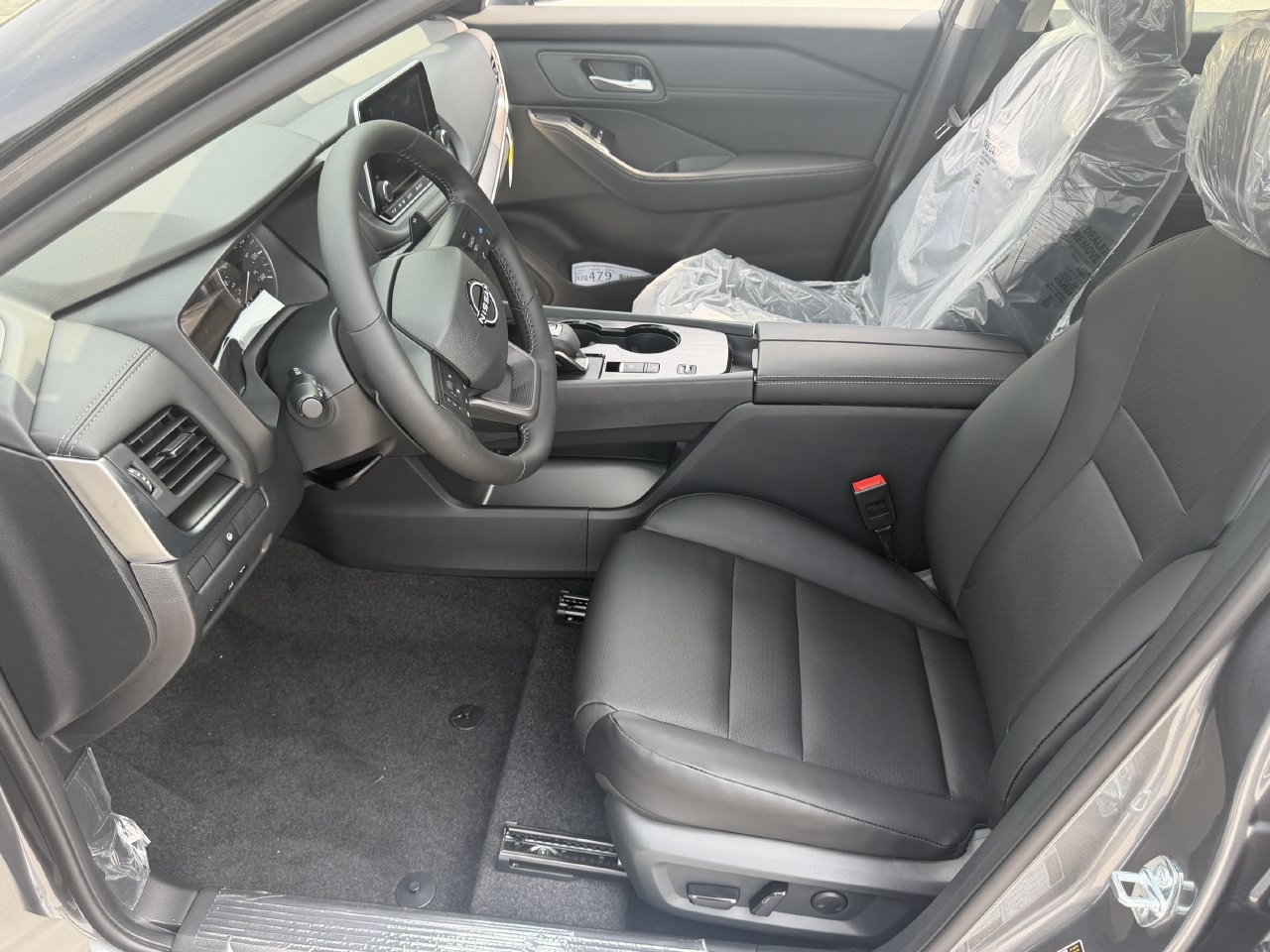 New 2026 Nissan Rogue Dark Armor FWD image 19