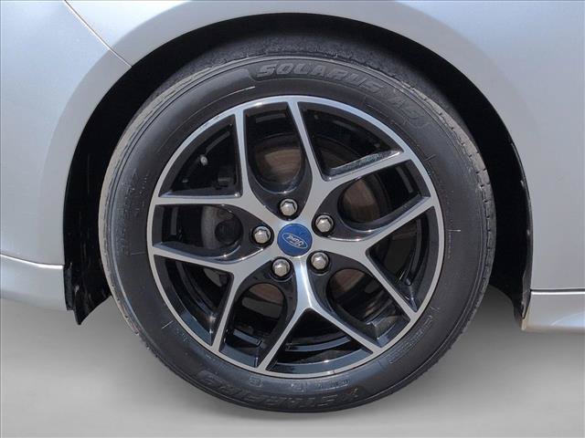 Used 2015 Ford Focus SE w/ SE Sport Package FWD image 28