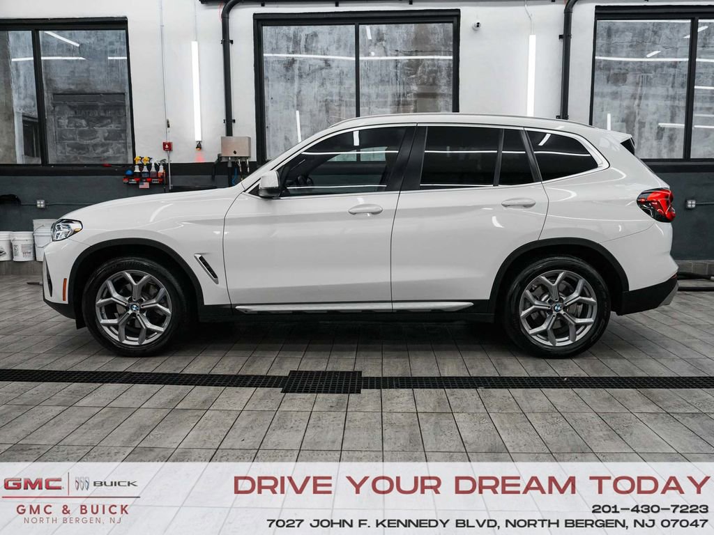 Used 2023 BMW X3 xDrive30i w/ Premium Package image 4