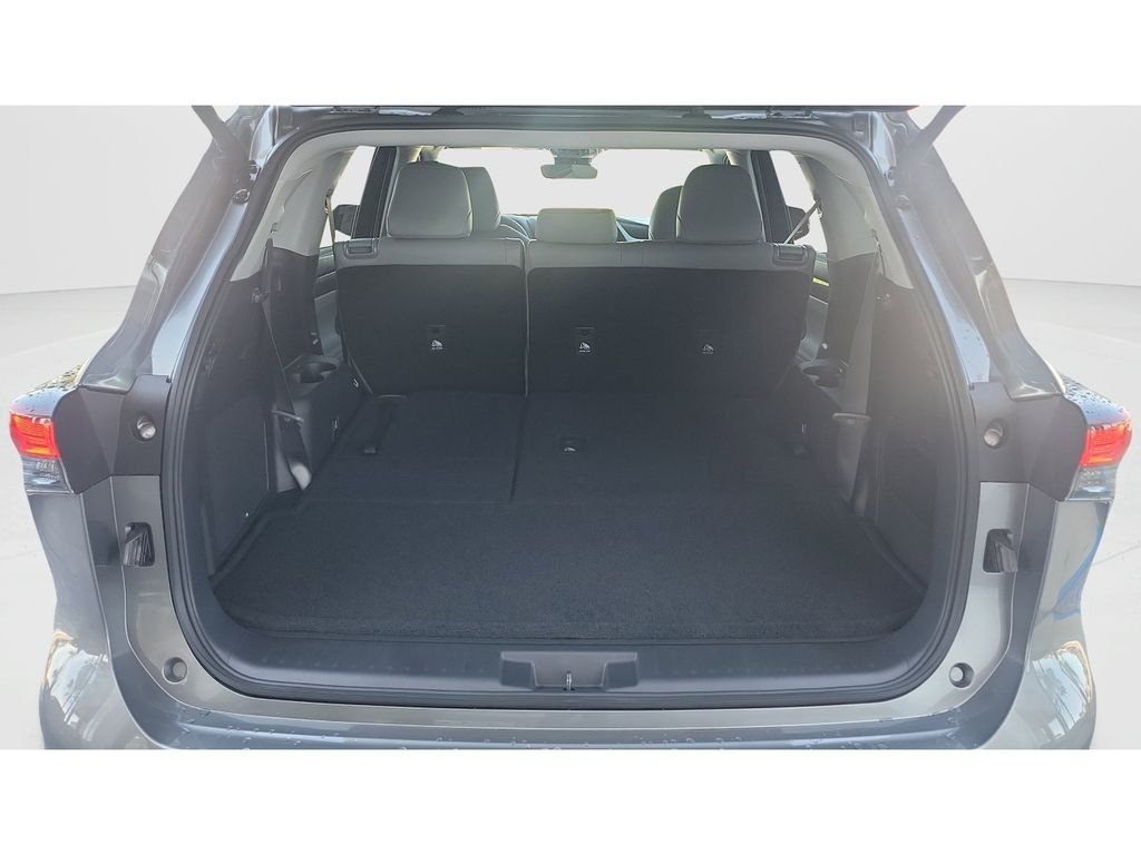 New 2026 Toyota Highlander Limited AWD/4WD image 9