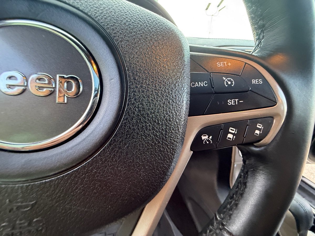 Used 2016 Jeep Grand Cherokee Summit AWD/4WD image 30
