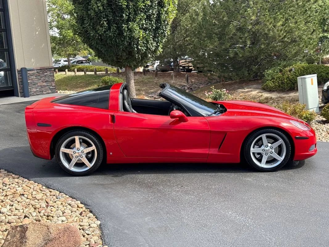 Used 2008 Chevrolet Corvette Coupe w/ Preferred Equipment Group RWD image 92