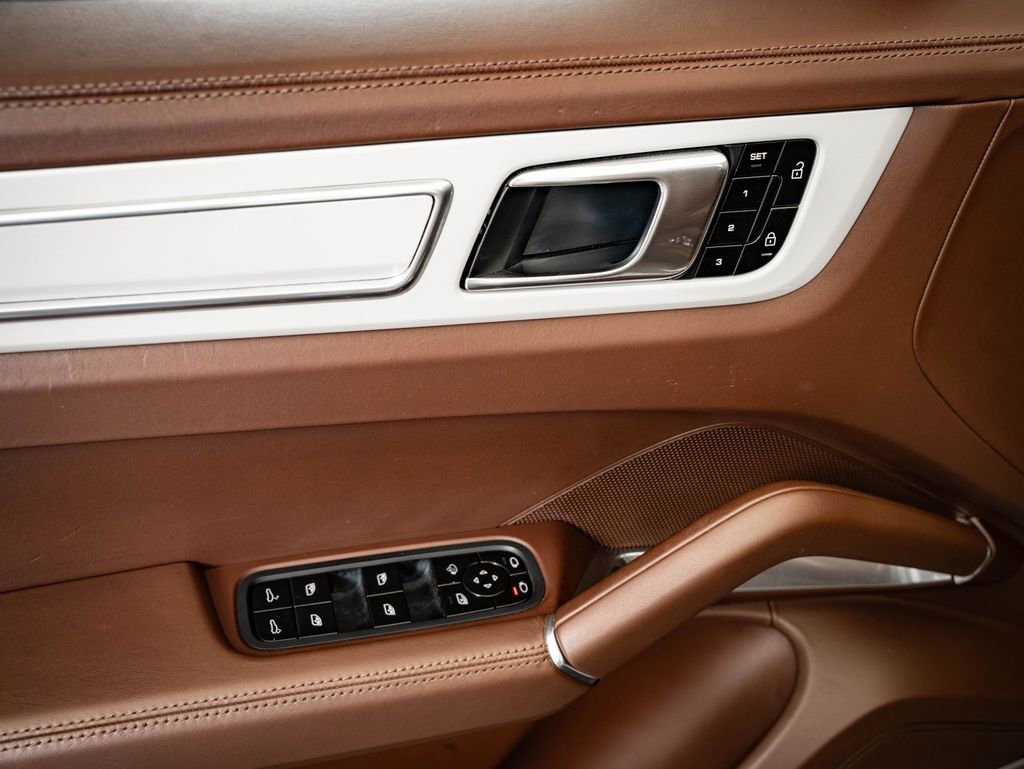 Certified 2021 Porsche Cayenne Turbo AWD/4WD image 34