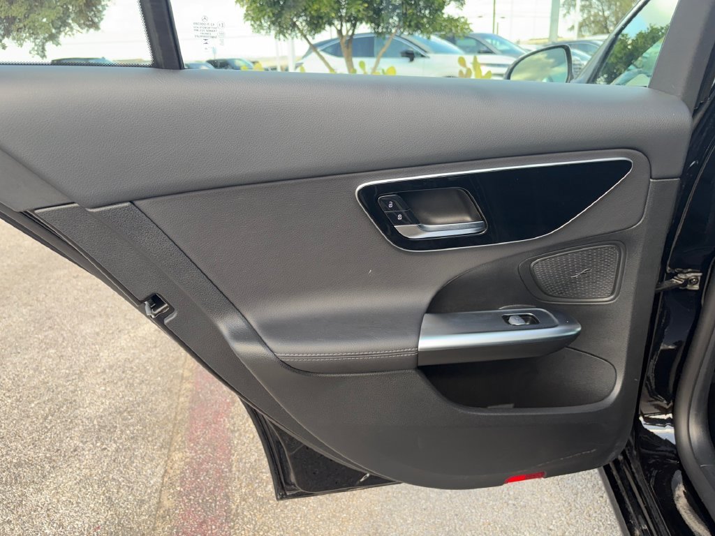 Used 2025 Mercedes-Benz C 300 4MATIC Sedan image 26
