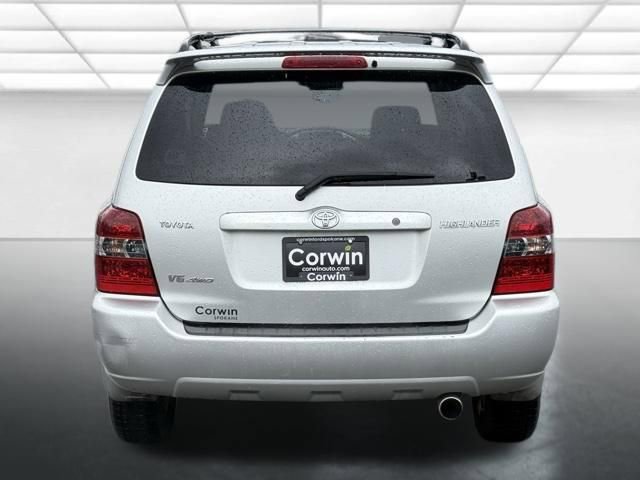 Used 2005 Toyota Highlander 4WD V6 w/ 3rd Row image 15