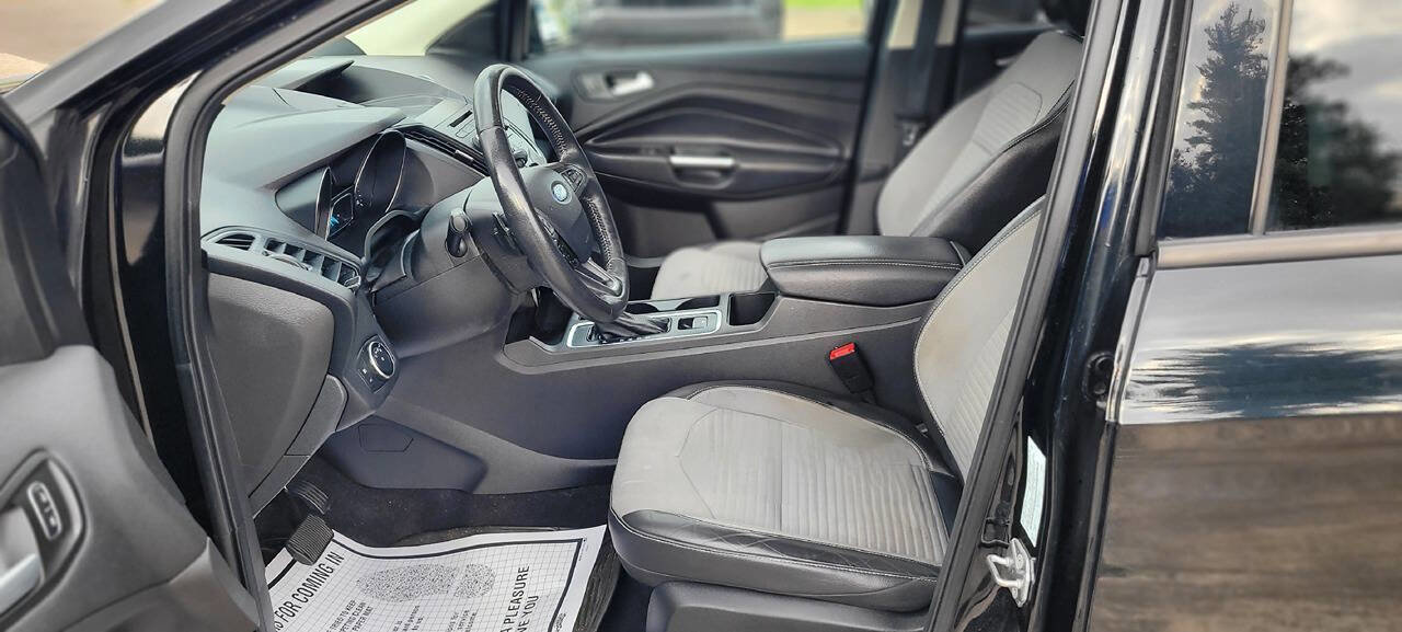 Used 2018 Ford Escape SE w/ SE Sport Appearance Package AWD/4WD image 9
