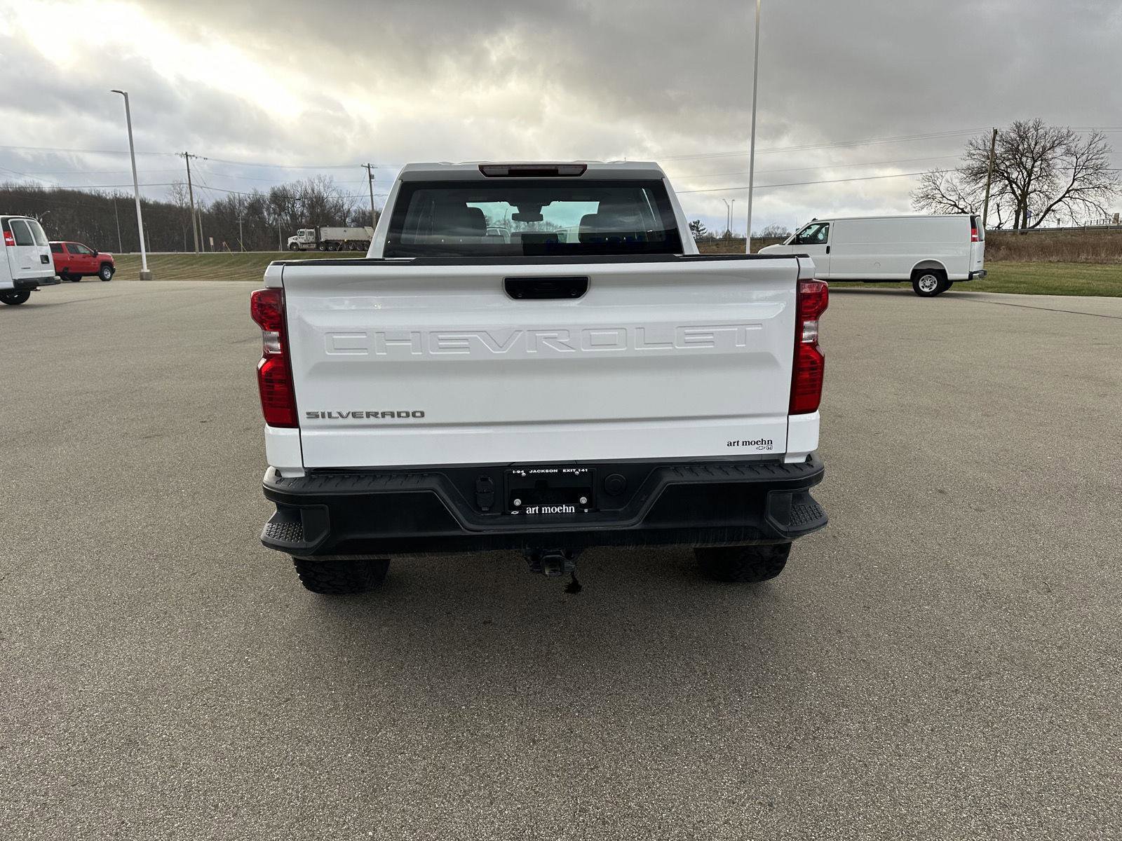 Used 2024 Chevrolet Silverado 1500 W/T w/ Z71 Off-Road Package AWD/4WD image 8