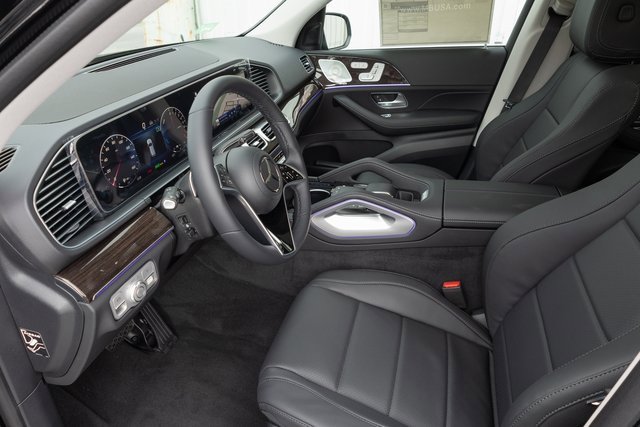 Certified 2025 Mercedes-Benz GLE 450e 4MATIC image 2