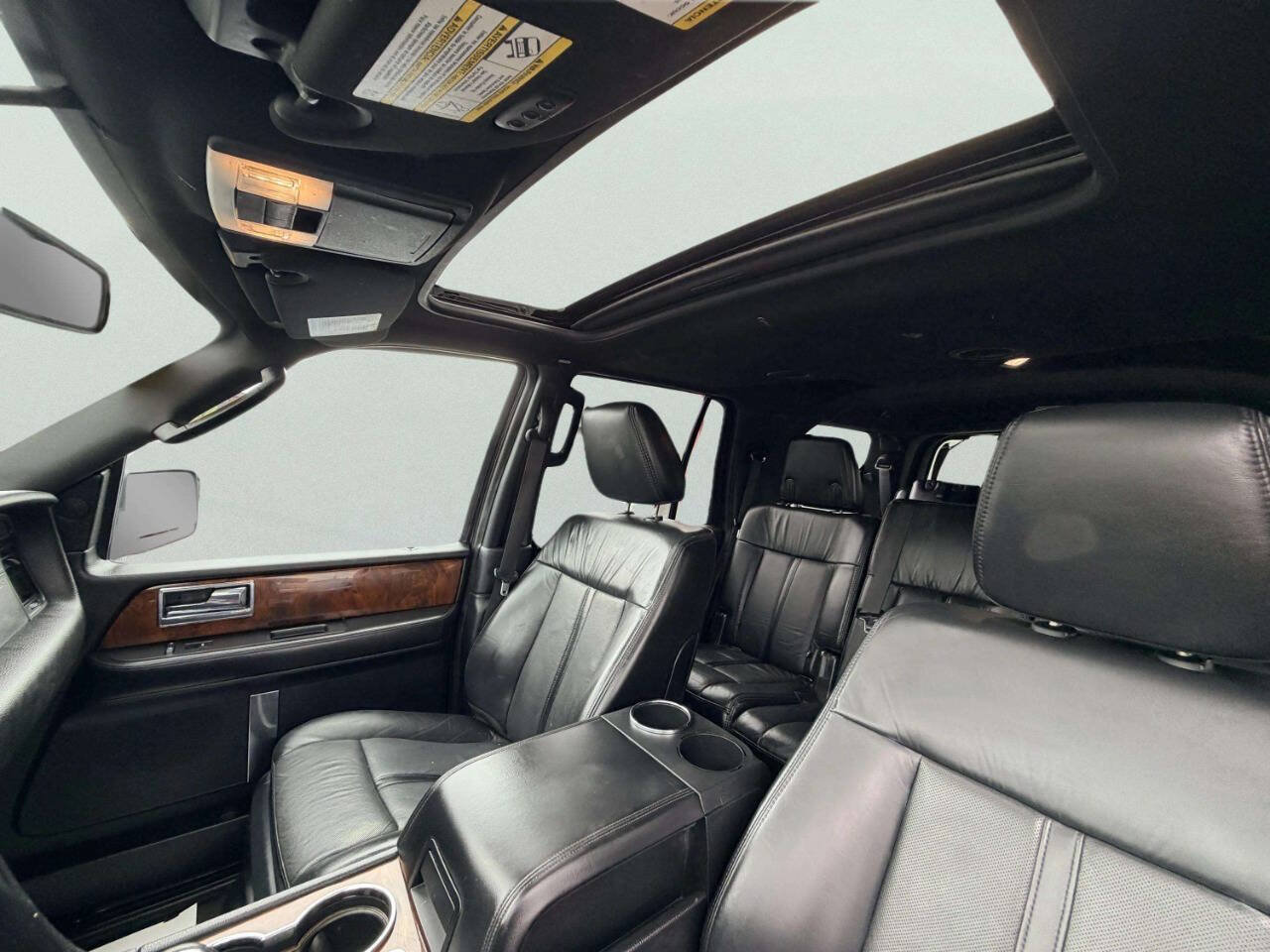 Used 2015 Lincoln Navigator 4WD image 23