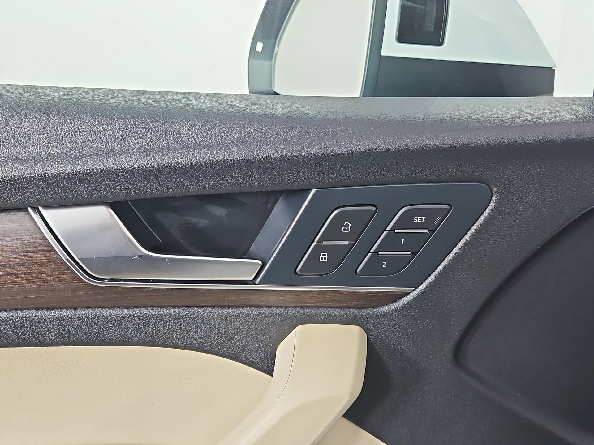 Certified 2025 Audi Q5 2.0T Premium w/ Convenience Plus Package image 21