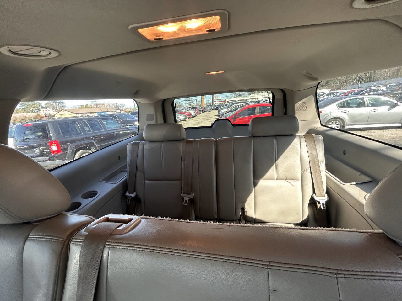 Used 2014 Chevrolet Suburban LT image 11