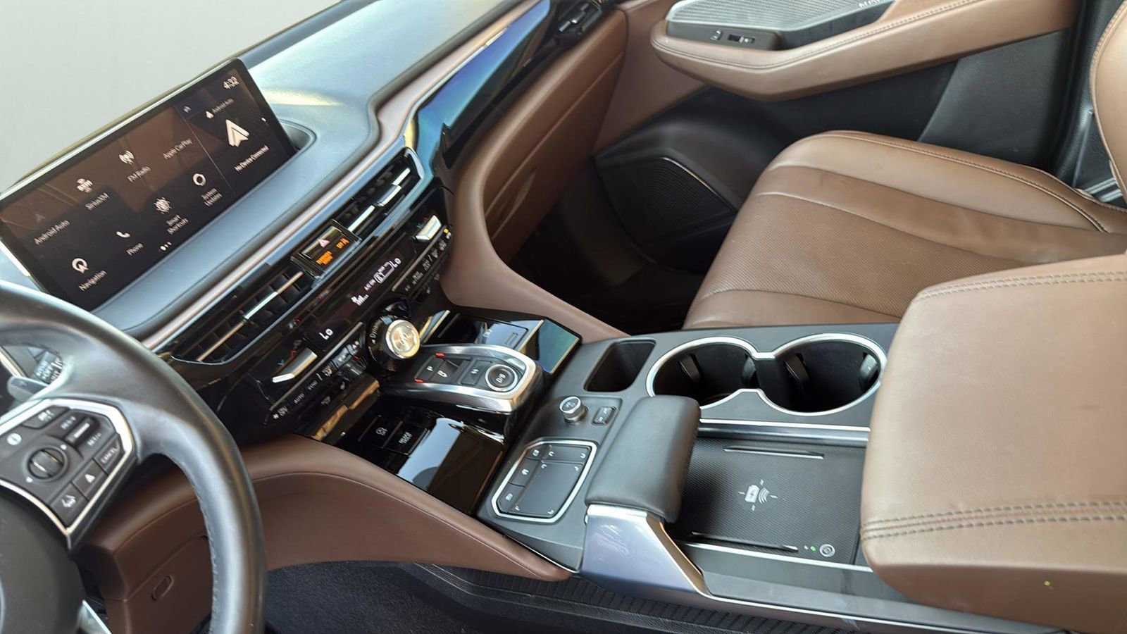 Used 2024 Acura MDX SH-AWD w/ Technology Package image 21