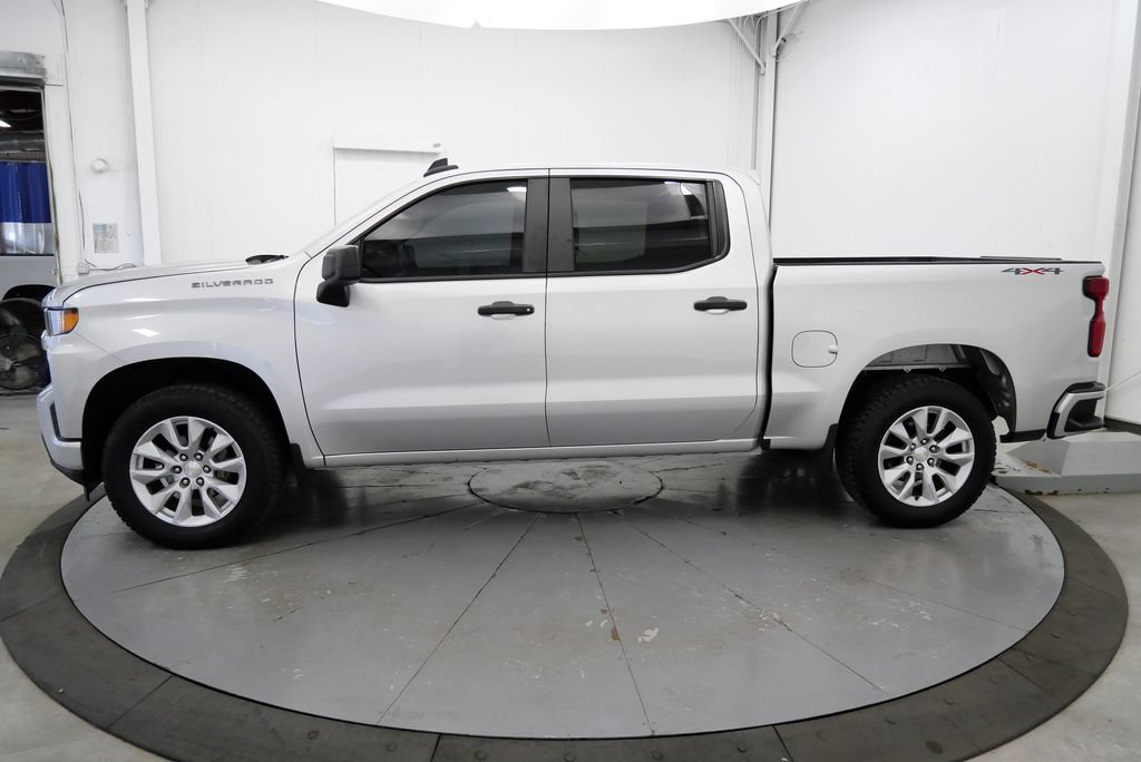 Used 2020 Chevrolet Silverado 1500 Custom w/ Custom Value Package AWD/4WD image 4