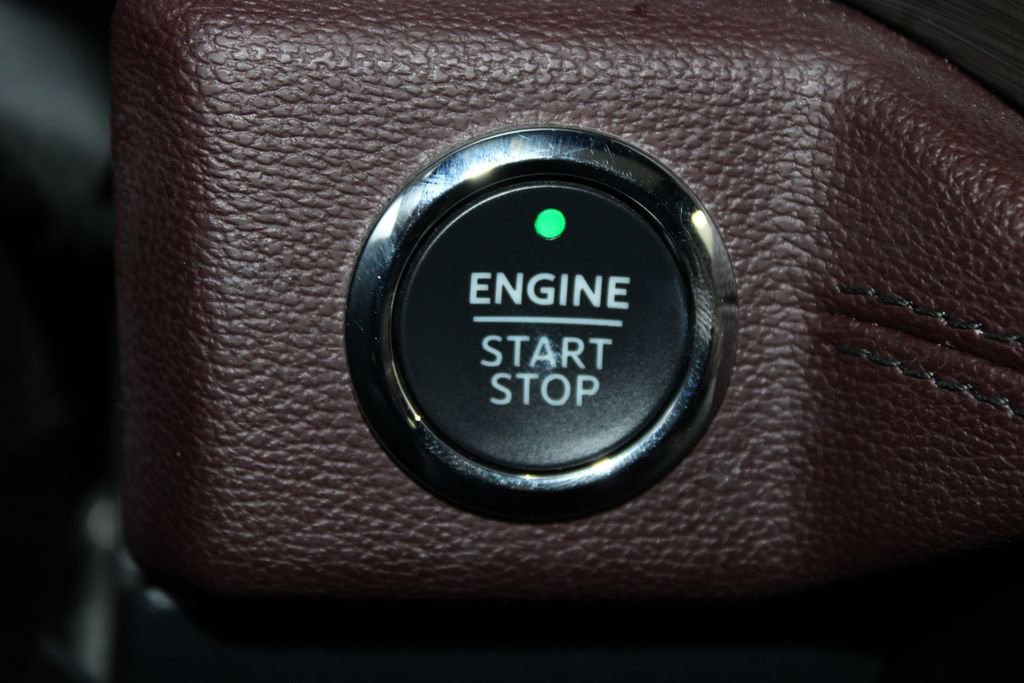 Used 2024 Ford Expedition Limited image 29