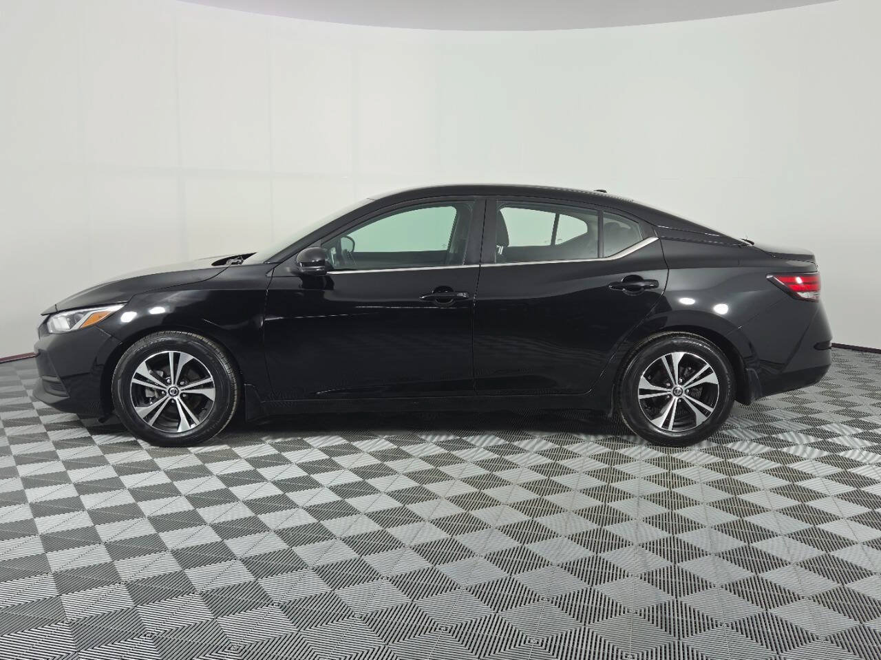 Used 2022 Nissan Sentra SV w/ Trunk Package FWD image 4