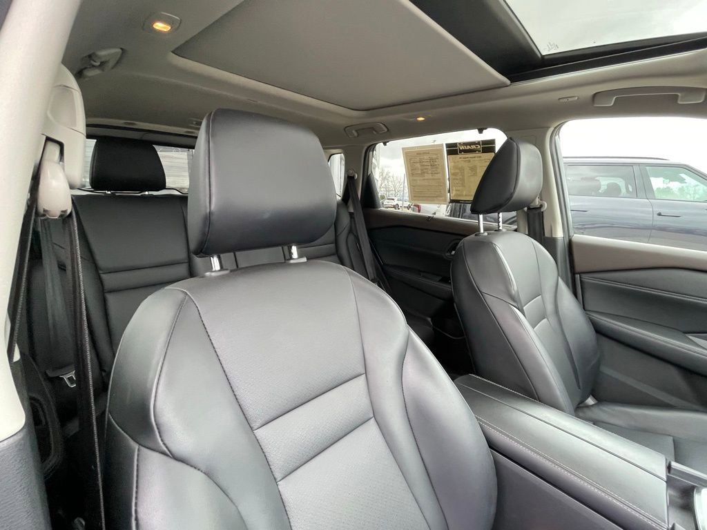 Used 2023 Nissan Rogue SV w/ SV Premium Package image 29