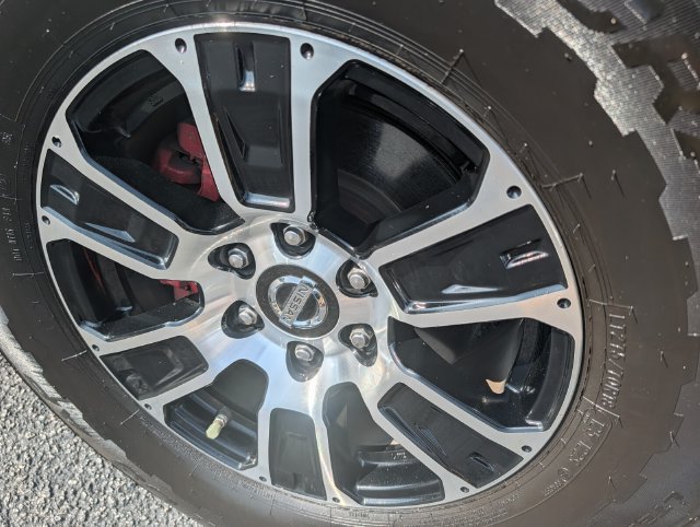 Used 2020 Nissan Titan SV w/ SV Convenience Package RWD image 9