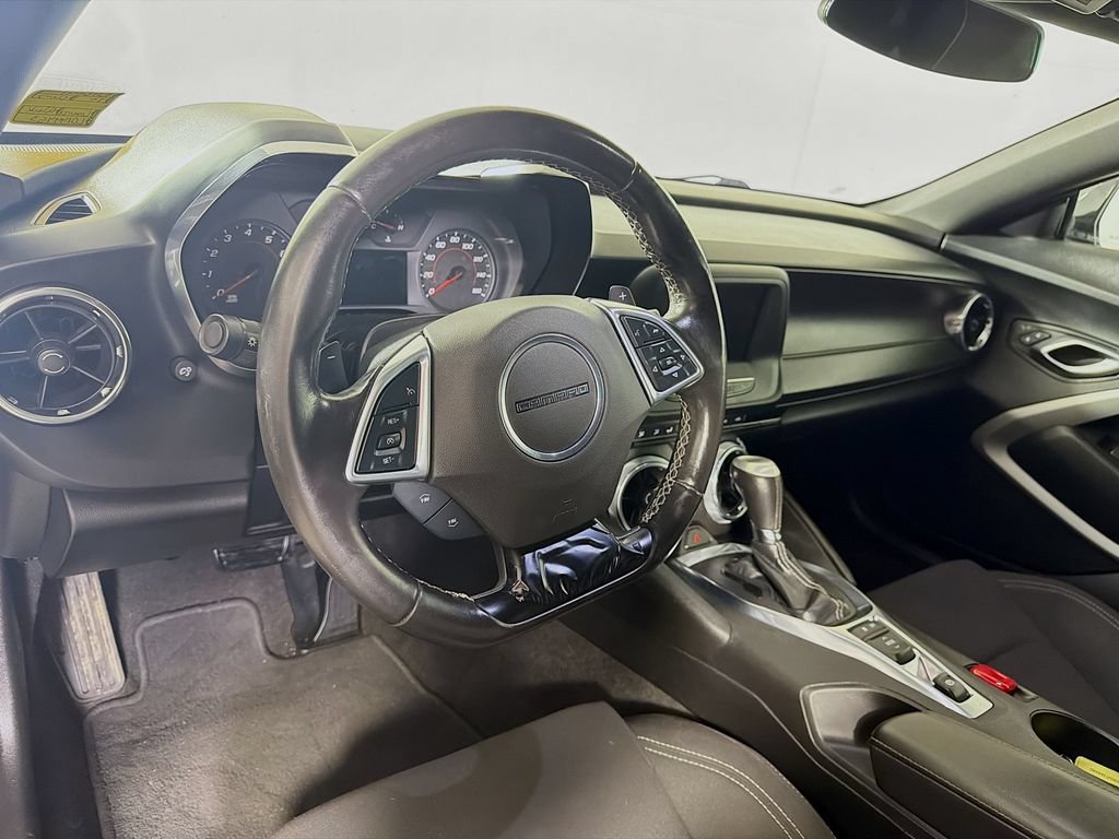 Used 2020 Chevrolet Camaro LS RWD image 10
