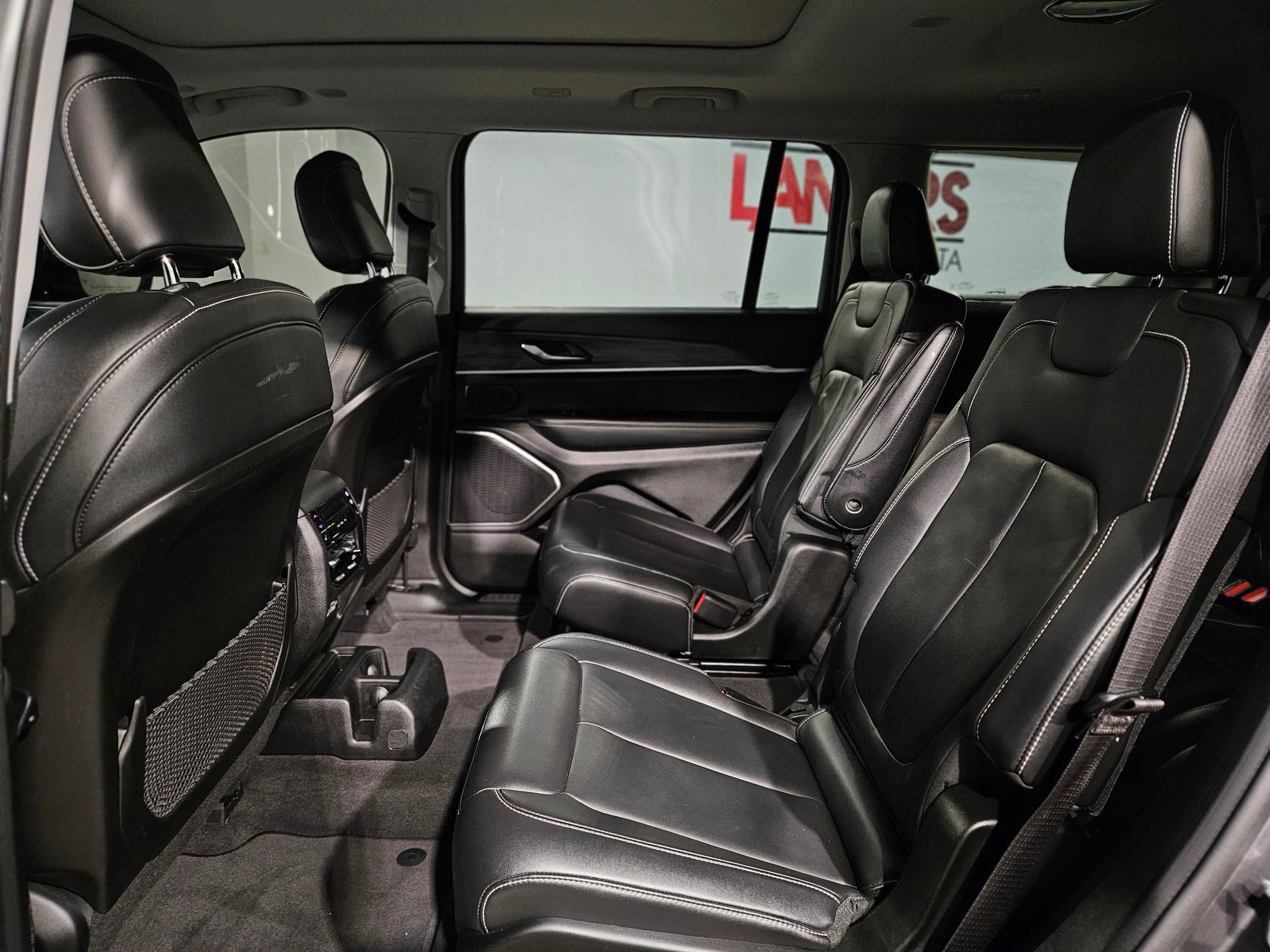 Used 2022 Jeep Grand Cherokee L Limited image 36