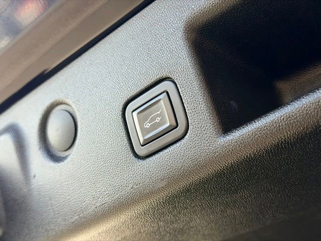 Used 2019 Chevrolet Equinox LT w/ Driver Convenience Package image 27