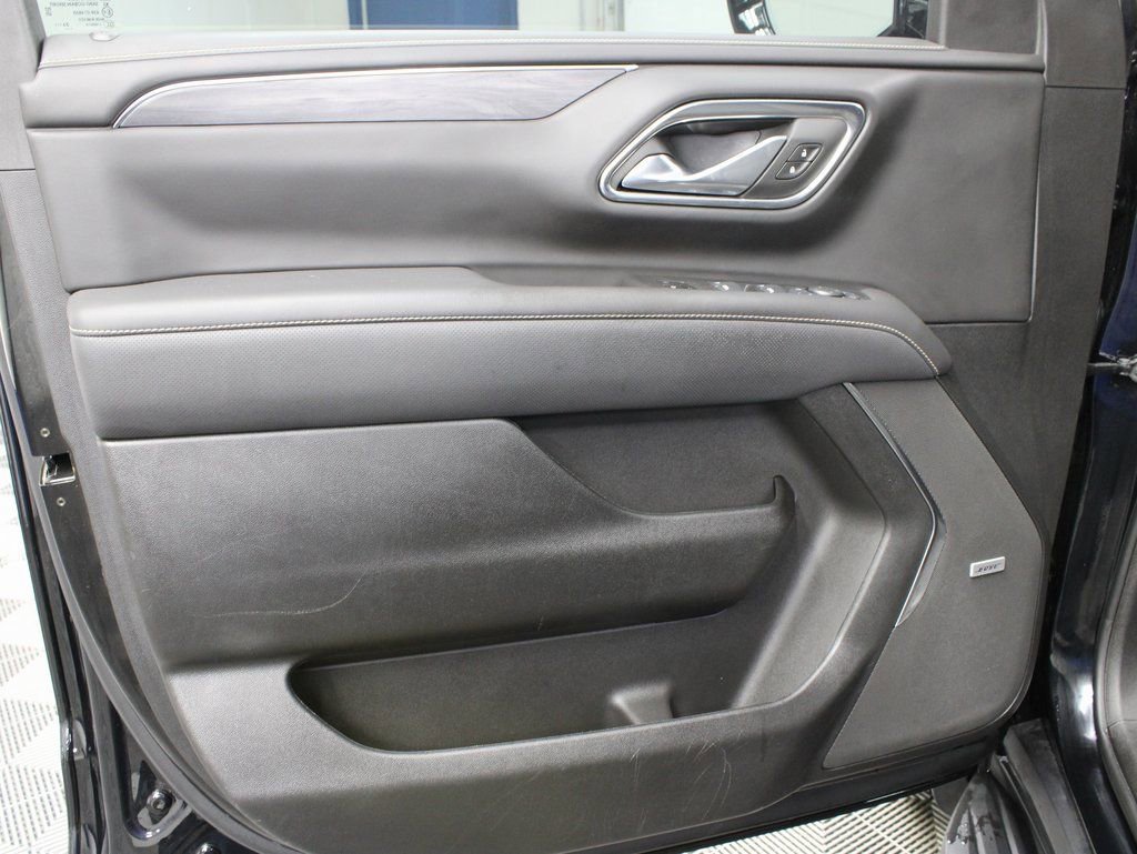 Used 2024 GMC Yukon XL SLT w/ SLT Luxury Package image 70