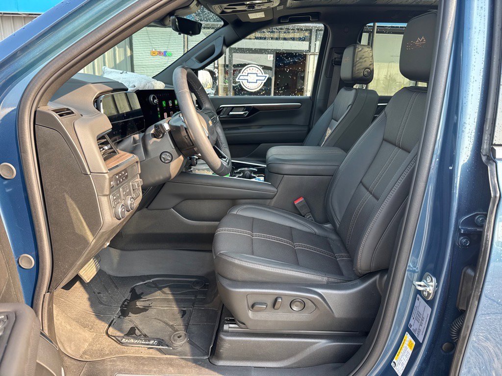 Used 2025 Chevrolet Tahoe High Country w/ Sun And Tow Package image 9