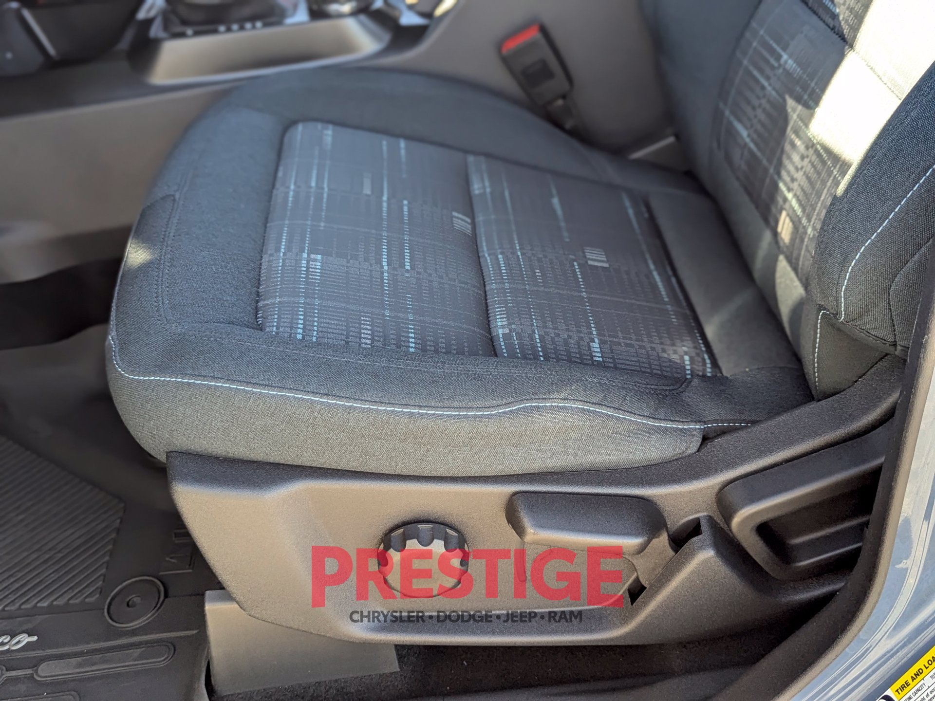 Used 2023 Ford Bronco Heritage Edition AWD/4WD image 25