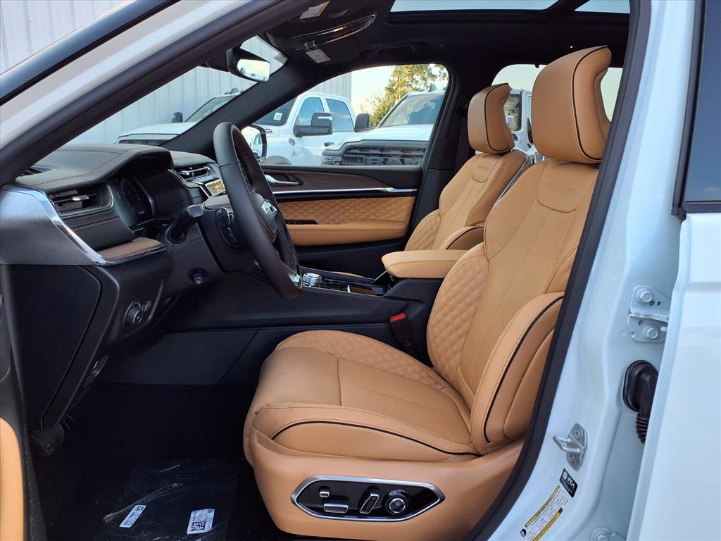 New 2025 Jeep Grand Cherokee Summit w/ Obsidian Package image 31