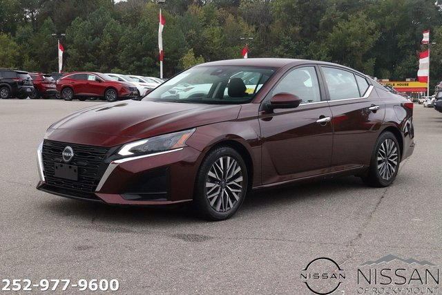 Used 2023 Nissan Altima 2.5 SV image 3